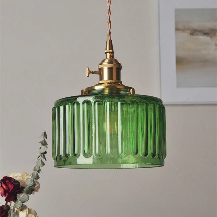 Elegant crystal chandelier featuring a vintage glass design, adjustable height for customizable lighting, perfect for enhancing dining rooms and living rooms. 10