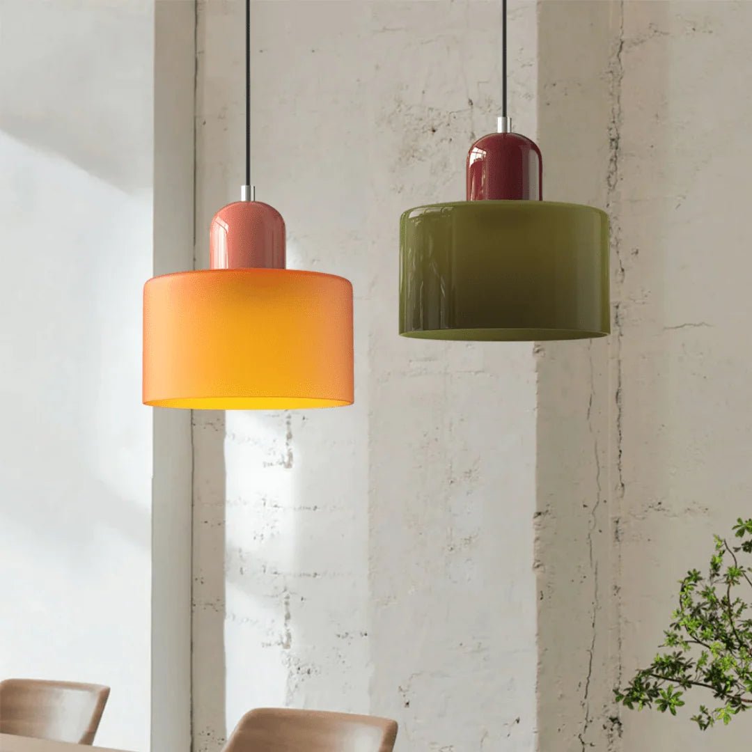 Glass pendant light featuring a retro design with a 15 cm diameter, adjustable suspension ideal for kitchen or dining spaces. 4