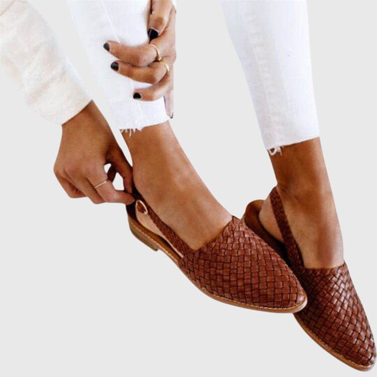 Orthopedic sandals for women featuring three-arch support, designed for comfort and style, perfect for all-day wear.
7