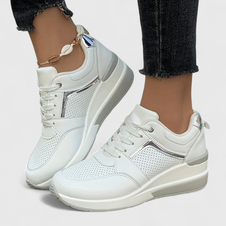 Comfort shoes featuring enhanced arch support and a shock-absorbing sole, ideal for all-day standing and providing superior comfort and stability. 4