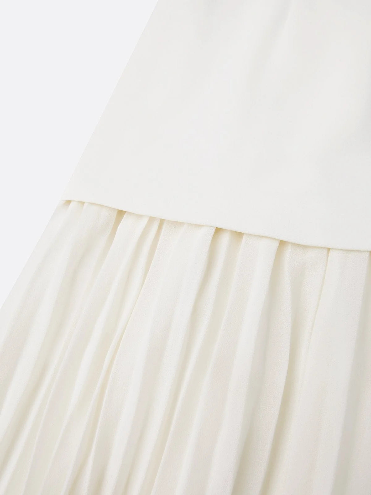 Elegant evening gown featuring a pleated skirt and boat neckline, perfect for formal occasions, designed for a sophisticated and stylish look. 5