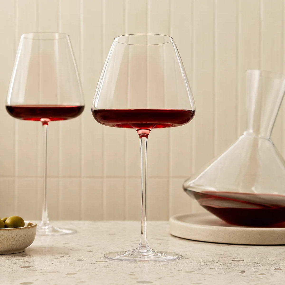 Handmade lead-free crystal wine glasses set featuring elegant clear stemware, perfect for serving red, white, and champagne. 6