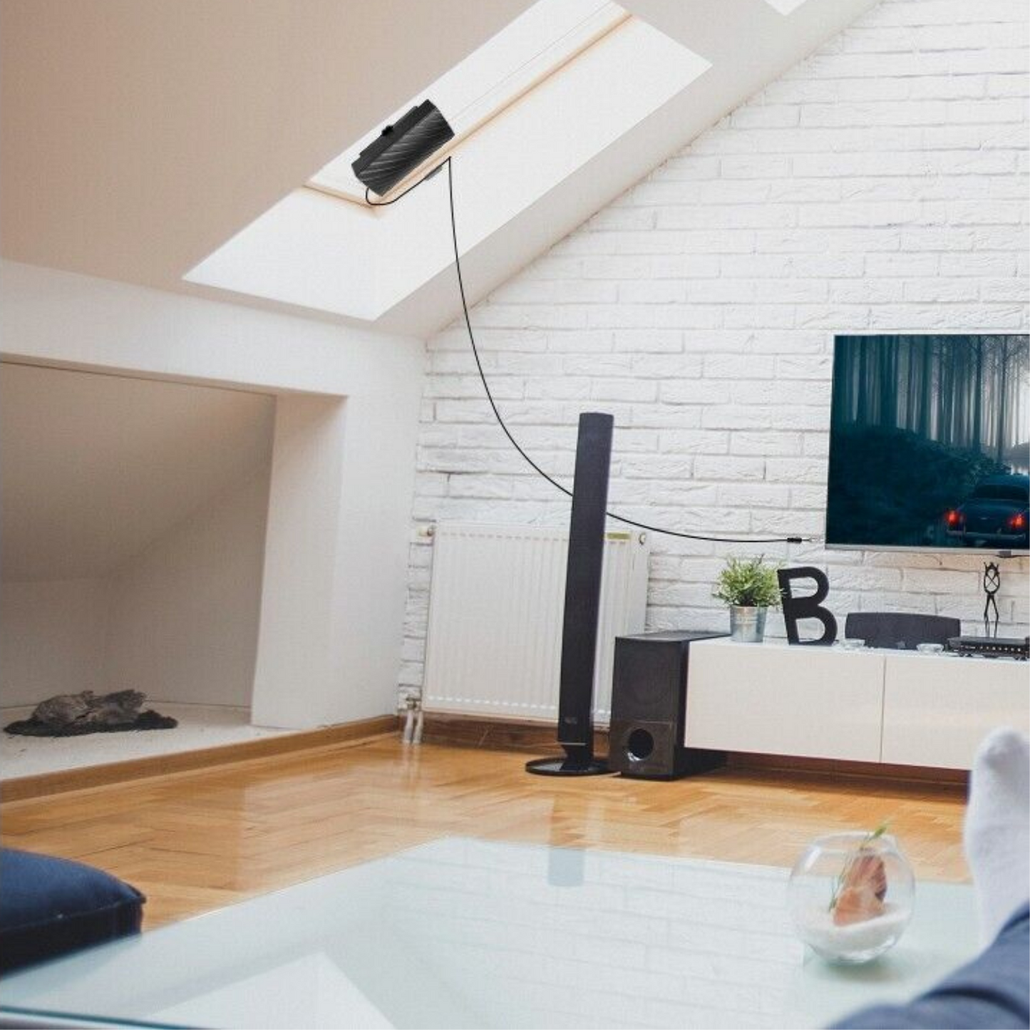 Indoor TV antenna featuring a compact low-profile design for clear HD reception and easy setup, ideal for enhancing your home entertainment experience. 3