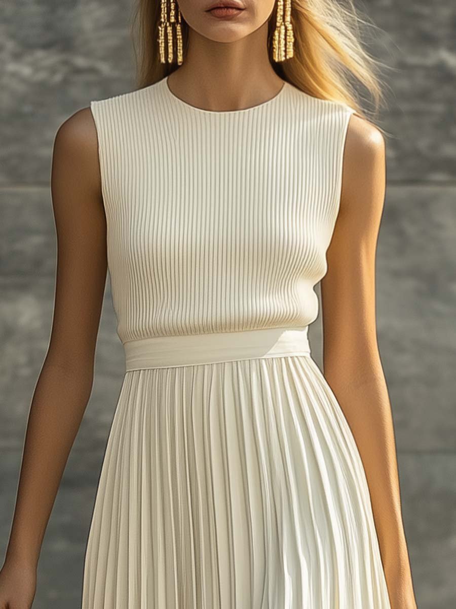 Elegant maxi dress featuring a pleated knit chiffon fabric and a stylish round neck design, perfect for formal occasions and summer events. 2
