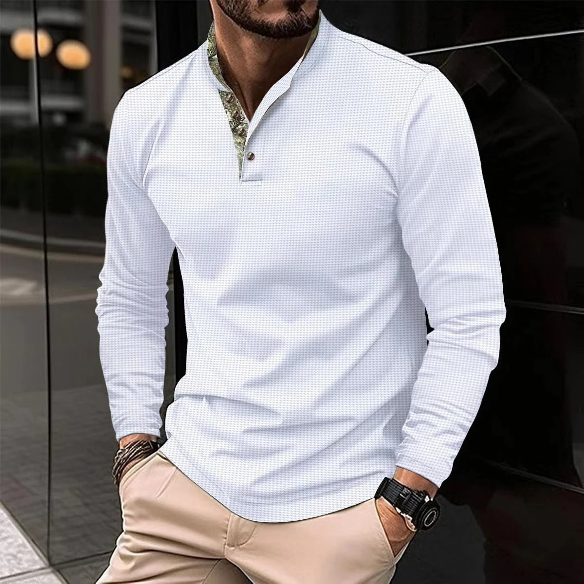 Men's polo shirt featuring a stylish colored collar, perfect for summer casual and business wear, combining comfort and versatility. 2