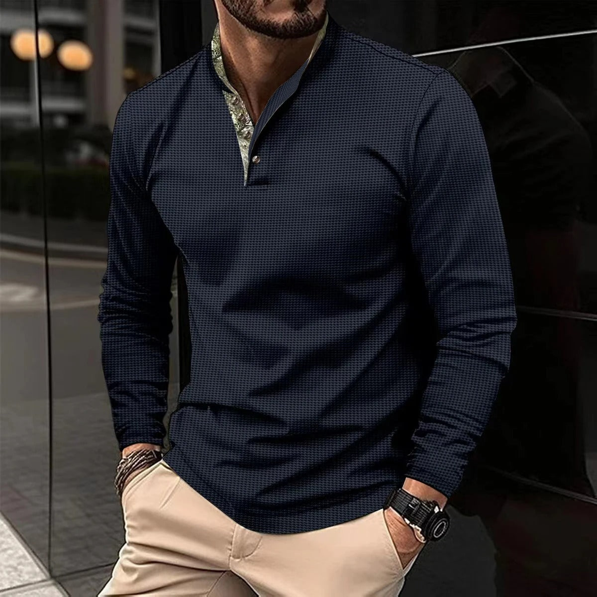 Men's polo shirt featuring a stylish colored collar, perfect for summer casual and business wear, combining comfort and versatility. 3