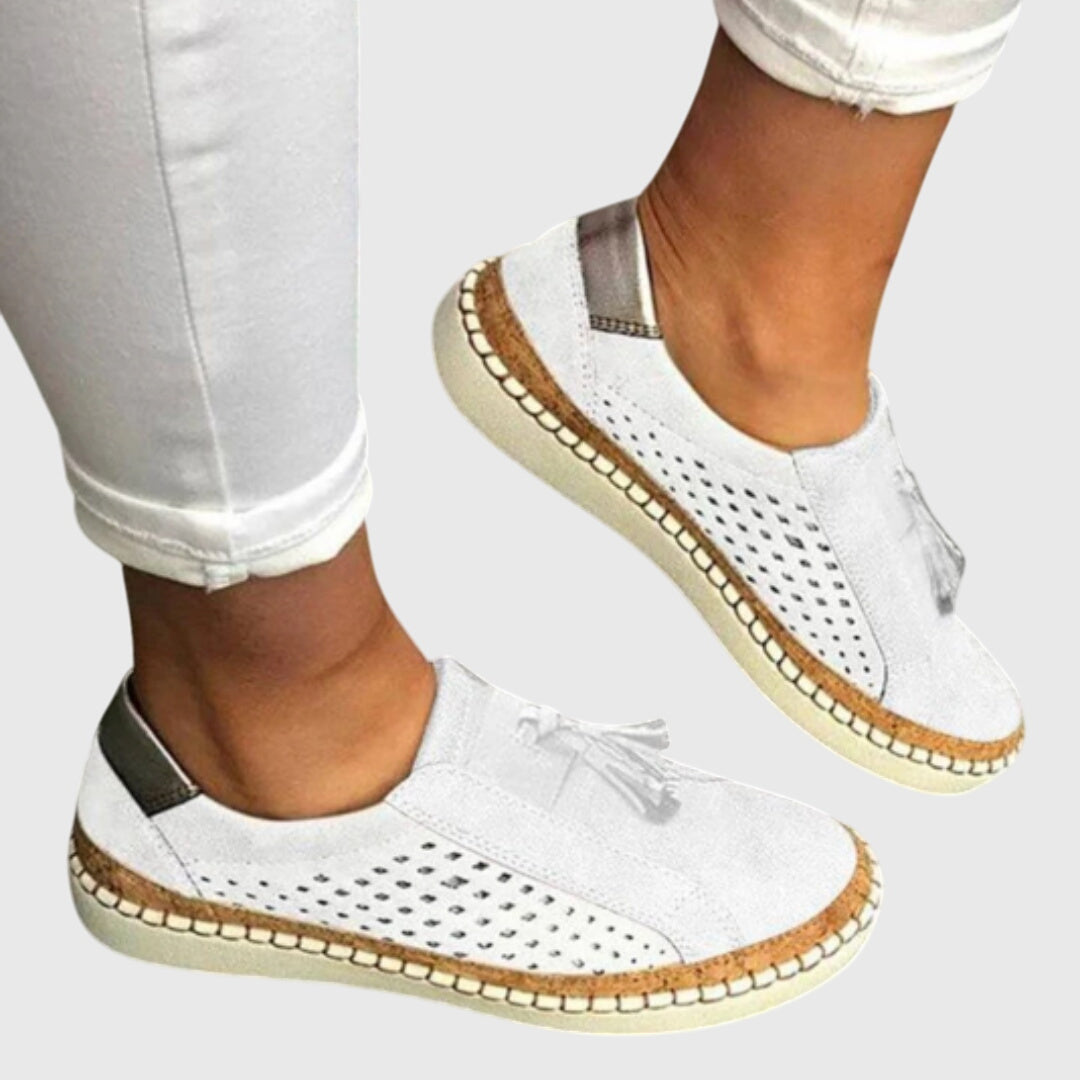 Orthopedic slip-on shoes featuring arch support and a breathable design, perfect for comfortable summer wear. 4