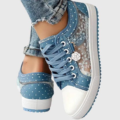 Orthopedic sneakers featuring arch support and cushioned insoles, designed with a wide toe box for enhanced comfort and foot health. 2