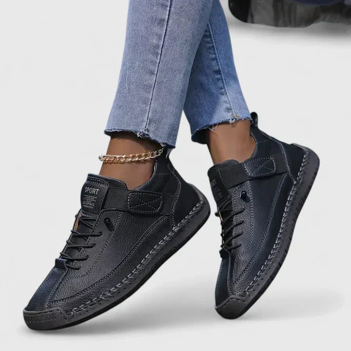 Orthopedic sneakers designed for comfort and support, featuring arch support and a shock-absorbing EVA sole for enhanced cushioning and stability. 0
