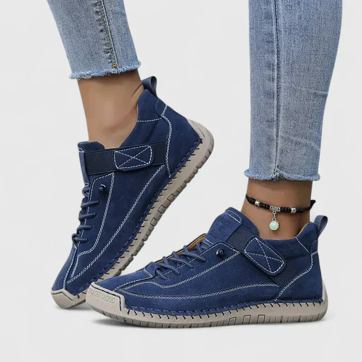 Orthopedic sneakers designed for comfort and support, featuring arch support and a shock-absorbing EVA sole for enhanced cushioning and stability. 4