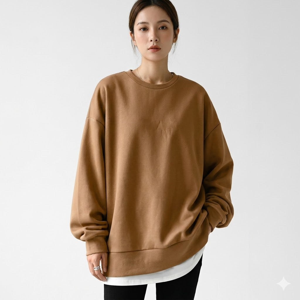 Oversized women's sweatshirt featuring a soft cotton-polyester blend, designed with a minimalist casual aesthetic and relaxed fit for ultimate comfort. 0