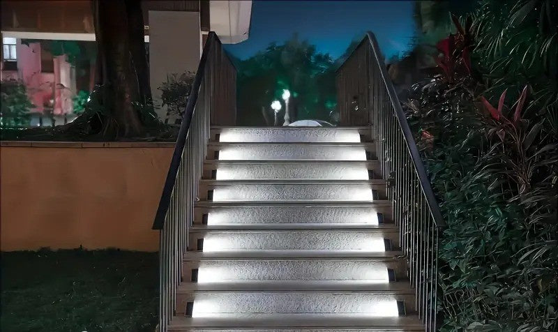 Solar-Powered Triangular Outdoor Light Set