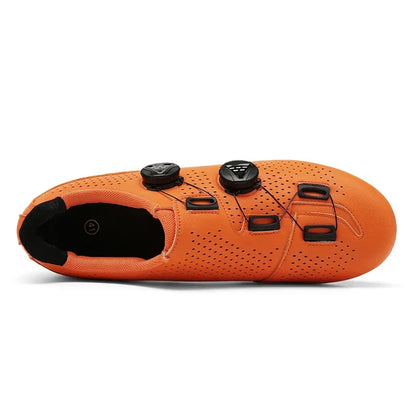 Unisex cycling shoes featuring a lightweight and breathable design with double twist locks, ideal for mountain biking and road cycling. 2