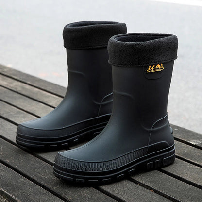 Waterproof rain boots for men featuring a slip-resistant sole and mid-calf outdoor design, ideal for wet conditions and outdoor activities. 3