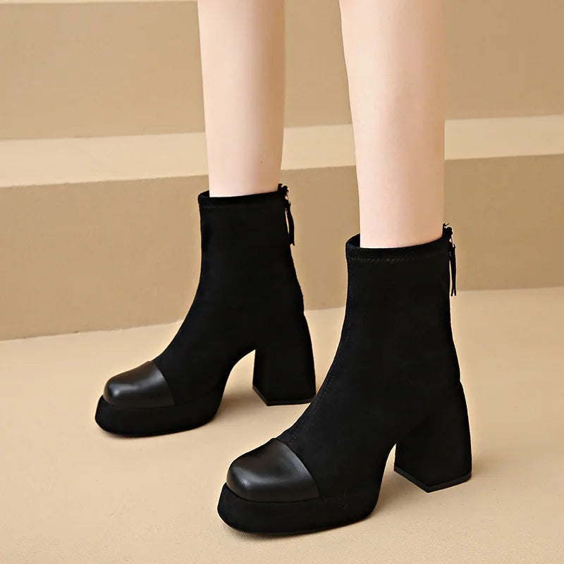 Stylish women's black knee high boots featuring a supportive sole and elegant sculpted design, perfect for fashion-forward outfits. 0