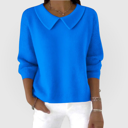 Women's relaxed fit green sweater, perfect for everyday wear, featuring a timeless design for ultimate comfort. 1