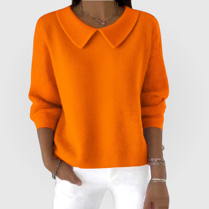 Women's relaxed fit green sweater, perfect for everyday wear, featuring a timeless design for ultimate comfort. 3