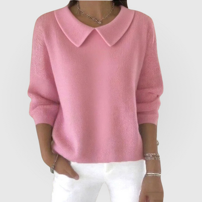 Women's relaxed fit green sweater, perfect for everyday wear, featuring a timeless design for ultimate comfort. 4