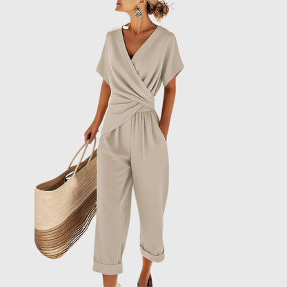 Women's two-piece outfit featuring a stylish twist-front design, crafted from soft fabric for a relaxed fit, perfect for casual and chic occasions. 1