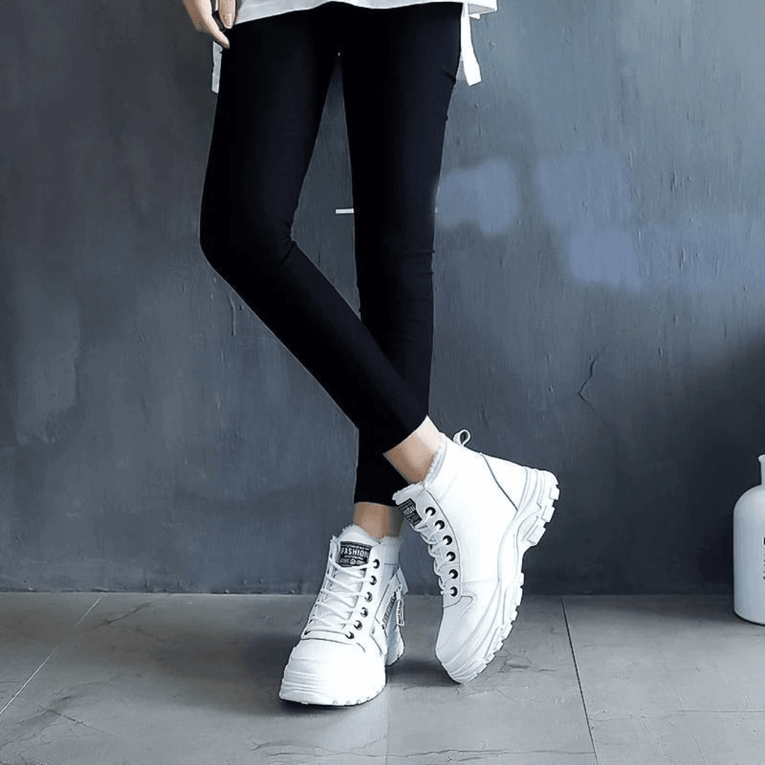 Women's waterproof insulated snow boots featuring an anti-slip sole, designed for modern winter adventures with a stylish look and superior warmth. 4