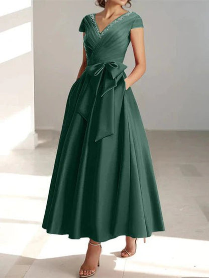A-Line Mother of the Bride Dress with Pockets and Ruffles – Elegant Satin in Light Blue