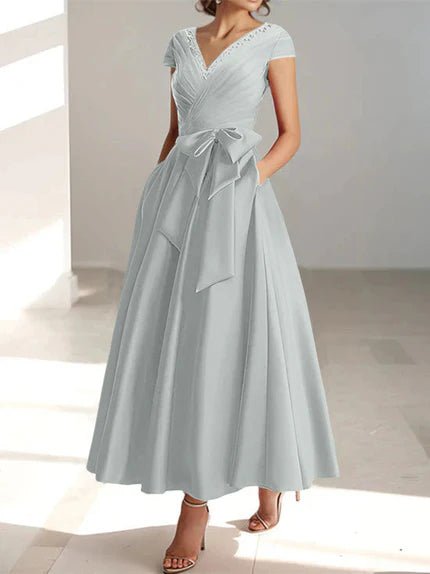 A-Line Mother of the Bride Dress with Pockets and Ruffles – Elegant Satin in Light Blue