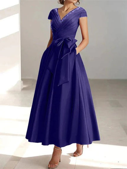 A-Line Mother of the Bride Dress with Pockets and Ruffles – Elegant Satin in Light Blue