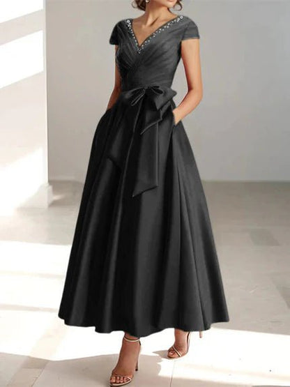 A-Line Mother of the Bride Dress with Pockets and Ruffles – Elegant Satin in Light Blue