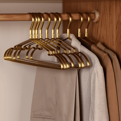 Aluminum clothes hangers with non-slip finish, featuring a space-saving slim design ideal for durable wardrobe organization. 2