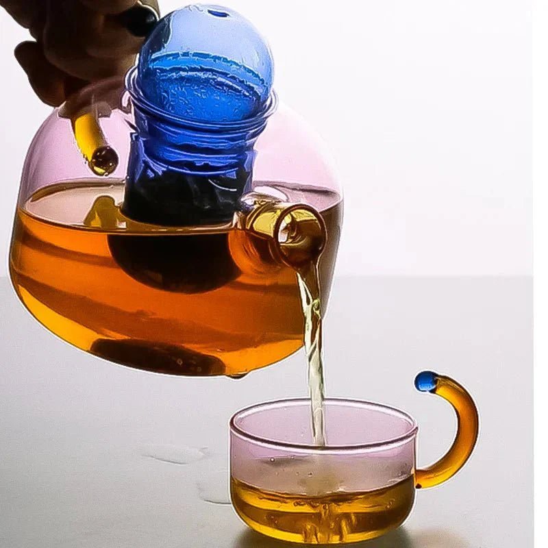 Borosilicate glass kettle mug set featuring an elegant modern design, includes a 400ml jug with a built-in filter and an 80ml 2