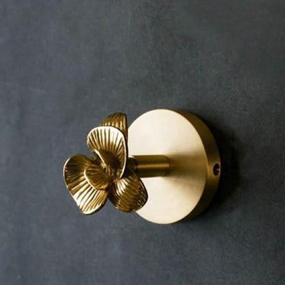 Brass animal wall hook rack with a gold finish, featuring decorative coat hooks perfect for enhancing home decor. 9