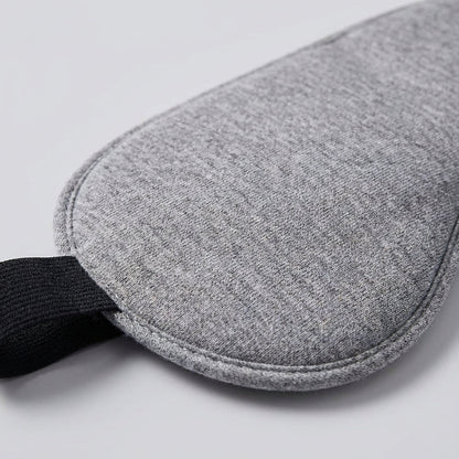 Breathable sleeping mask featuring an adjustable nose bridge, made with five layers of soft cotton for ultimate comfort during sleep. 3
