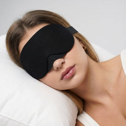 Breathable sleeping mask featuring an adjustable nose bridge, made with five layers of soft cotton for ultimate comfort during sleep. 2
