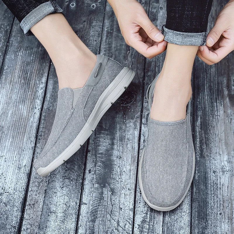 Lightweight women's canvas loafers featuring a breathable upper and flexible sole, perfect for casual wear and easy slip-on style. 4