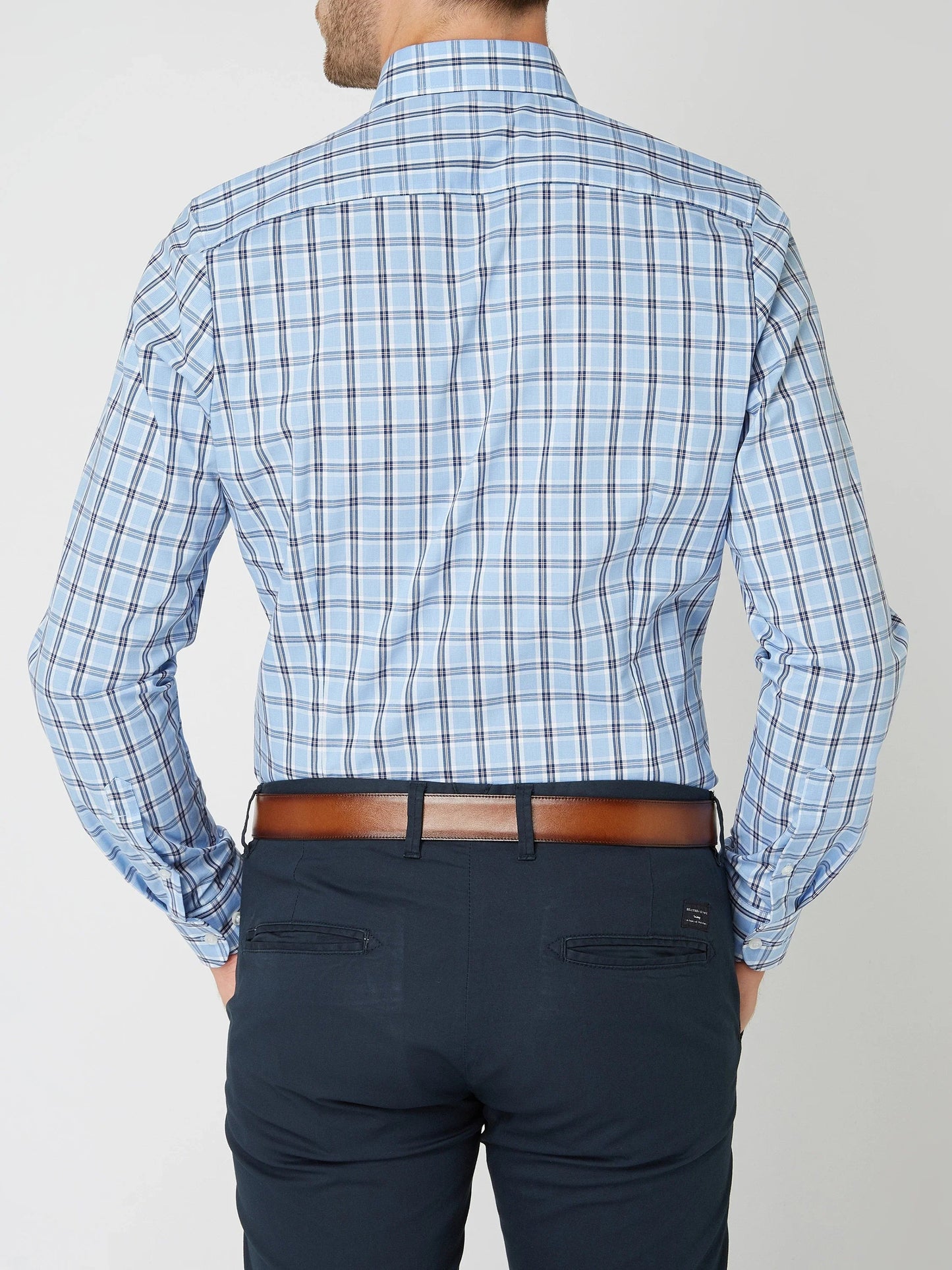 Checked cotton shirt in breathable 100% cotton fabric, perfect for everyday wear, featuring a stylish design and eco-friendly durability. 8