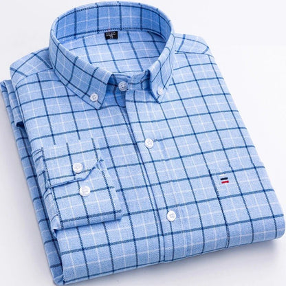 Checked cotton shirt in breathable 100% cotton fabric, perfect for everyday wear, featuring a stylish design and eco-friendly durability. 2