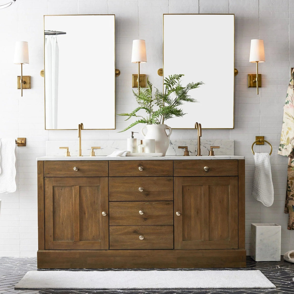 Classic wall light featuring a tapered linen shade and a dimmable function, available in elegant brass, sleek black, or modern brushed nickel finishes. 3