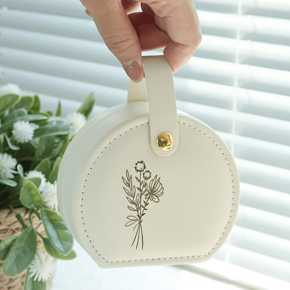 Compact jewelry box organizer made of travel-friendly PU leather, featuring a personalized name, perfect for keeping your accessories tidy and stylish on the go. 2