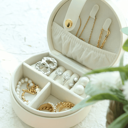 Compact jewelry box organizer made of travel-friendly PU leather, featuring a personalized name, perfect for keeping your accessories tidy and stylish on the go. 3