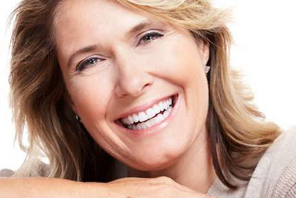 Dental veneers made from flexible, high-quality resin, designed for a natural appearance and comfortable wear, ideal for enhancing smiles. 7