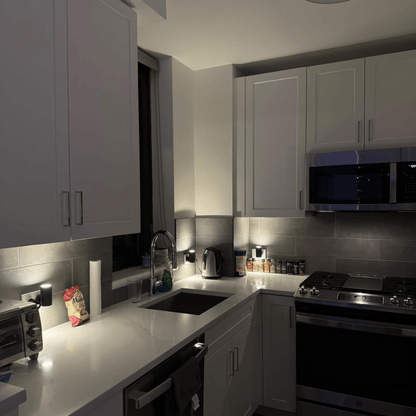 Dimmable LED plug-in lamp with sensor featuring a modern industrial design, ideal for easy installation in any room. 5