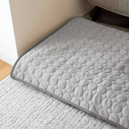Dog cooling mat featuring self-cooling fabric and waterproof design, perfect for keeping pets comfortable; suitable for both dogs and cats, and easily washable for convenience 4