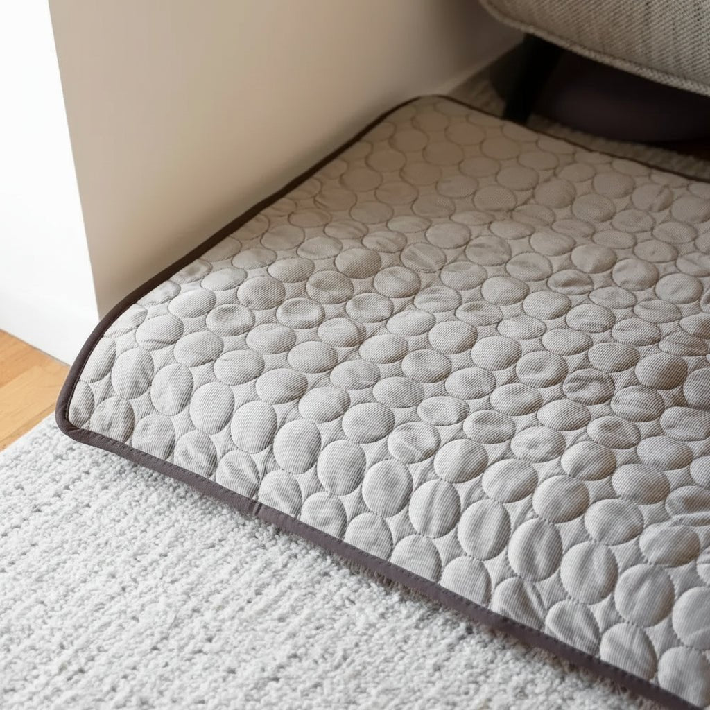 Dog cooling mat featuring self-cooling fabric and waterproof design, perfect for keeping pets comfortable; suitable for both dogs and cats, and easily washable for convenience 7