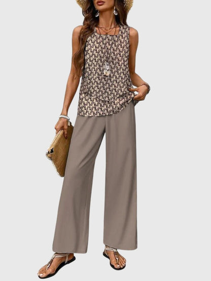Elegant 2-Piece Summer Set featuring a square neckline and a stylish blue plant print, perfect for warm-weather outings. 5