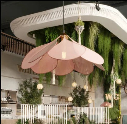 Flower-shaped hanging lamp featuring a warm light design, crafted from fabric and metal, ideal for enhancing the ambiance of living rooms and dining rooms. 4