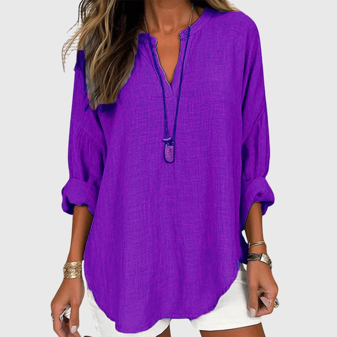 Flowy beach shirt featuring an elegant design, long sleeves, and breathable fabric, perfect for stylish summer outings and beach days. 5
