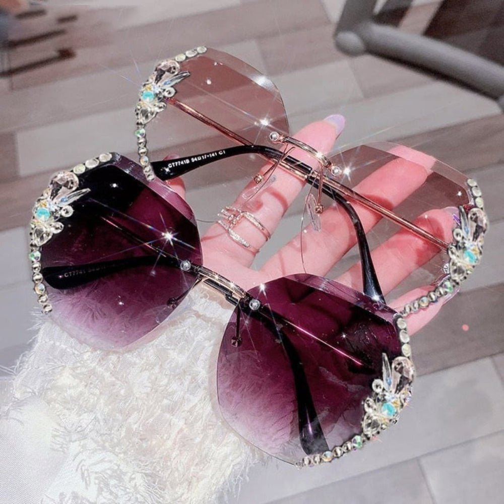 Frameless rhinestone sunglasses with UV protection, stylish women's fashion eyewear featuring a chic design and sparkling embellishments, perfect for sunny days. 2