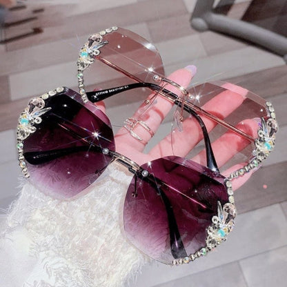 Frameless rhinestone sunglasses with UV protection, stylish women's fashion eyewear featuring a chic design and sparkling embellishments, perfect for sunny days. 2