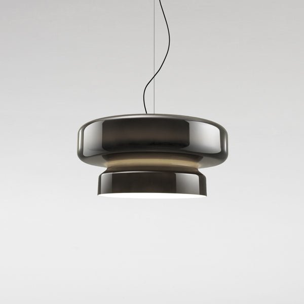 Hand-blown glass pendant lamp featuring an organic shape, perfect for modern interiors and elegant lighting decor. 9