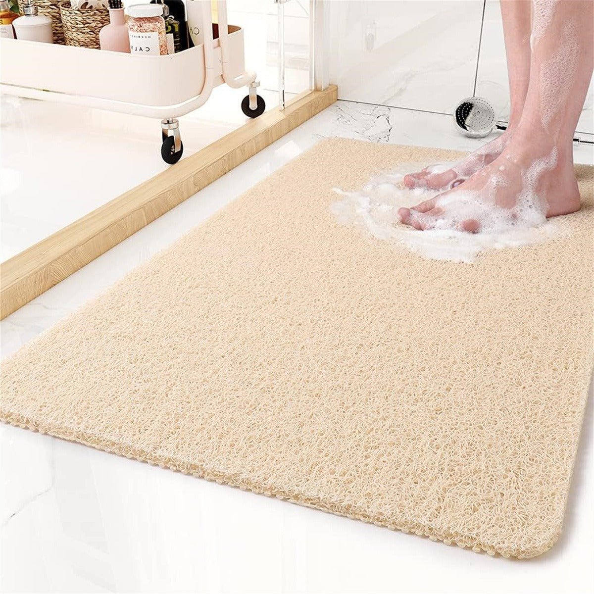 Hollow anti-slip bathroom mat featuring a quick-drying open-grid design, ideal for showers and wet areas, ensuring safety and comfort. 6